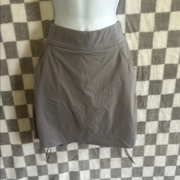 Columbia Omni - Shield Women’s Skort with pockets and strings M/Medium - Picture 1 of 7